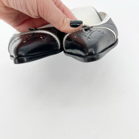 Vintage Salvatore Ferragamo Black White Brogue Detail Pointed Toe Mule size 7.5 - Picture 6 of 11